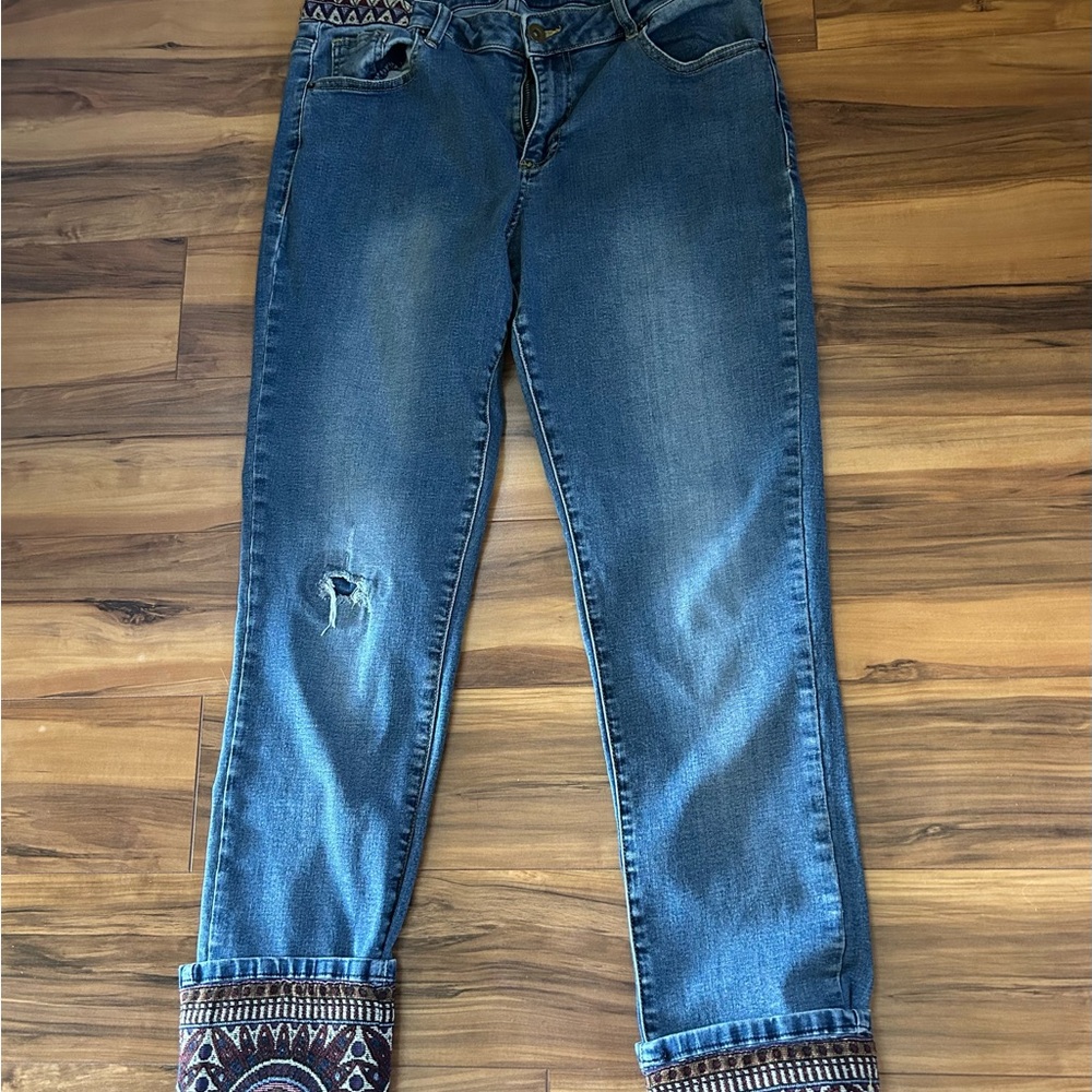 Charlie B Women's Embroidered Southern Western Cuff Jeans Dark Blue Wash Size 32 - Picture 2 of 16